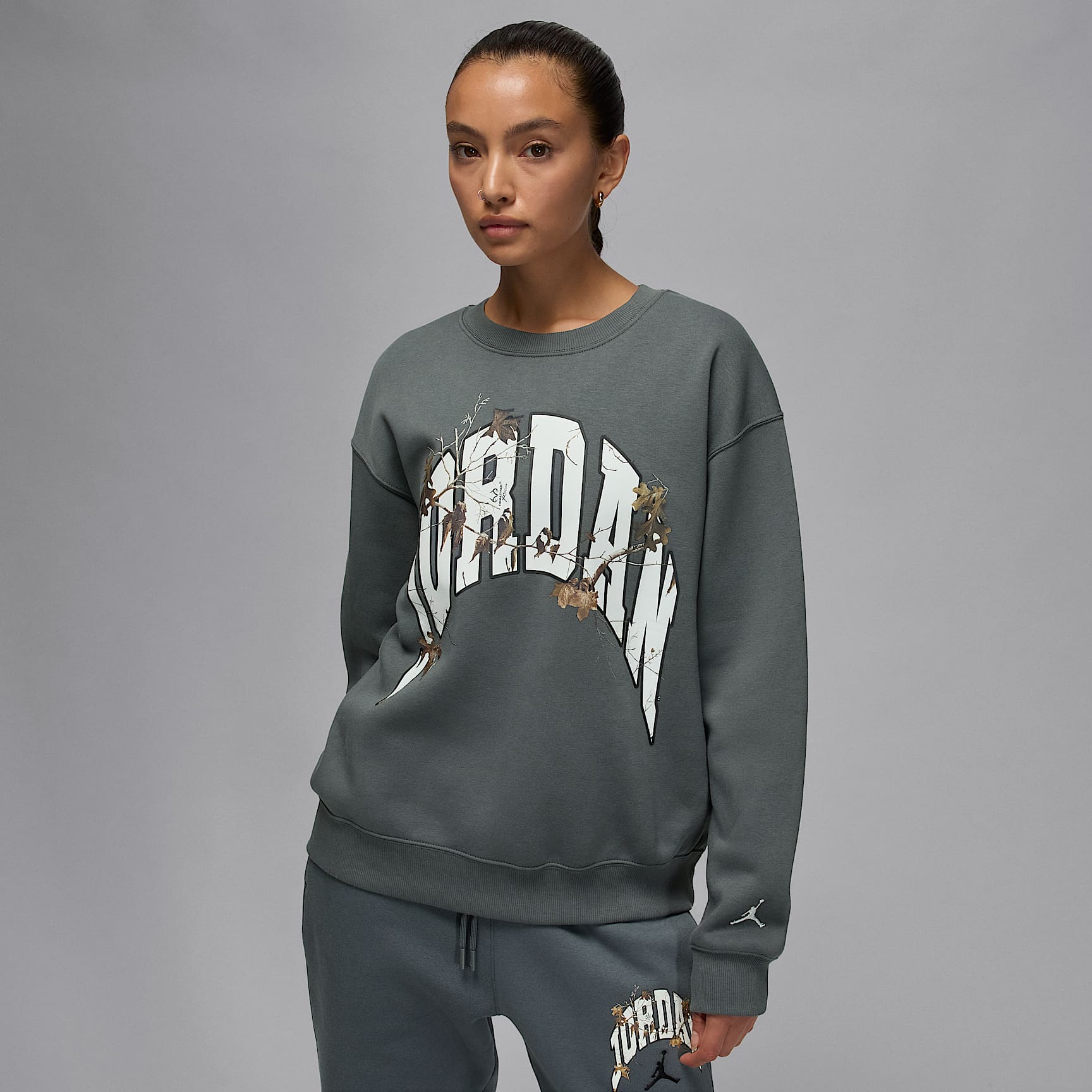 Jordan ペイントデザイン スウェットセット Jordan Brooklyn Fleece Women's Realtree Crew-Neck Sweatshirt. Nike ID